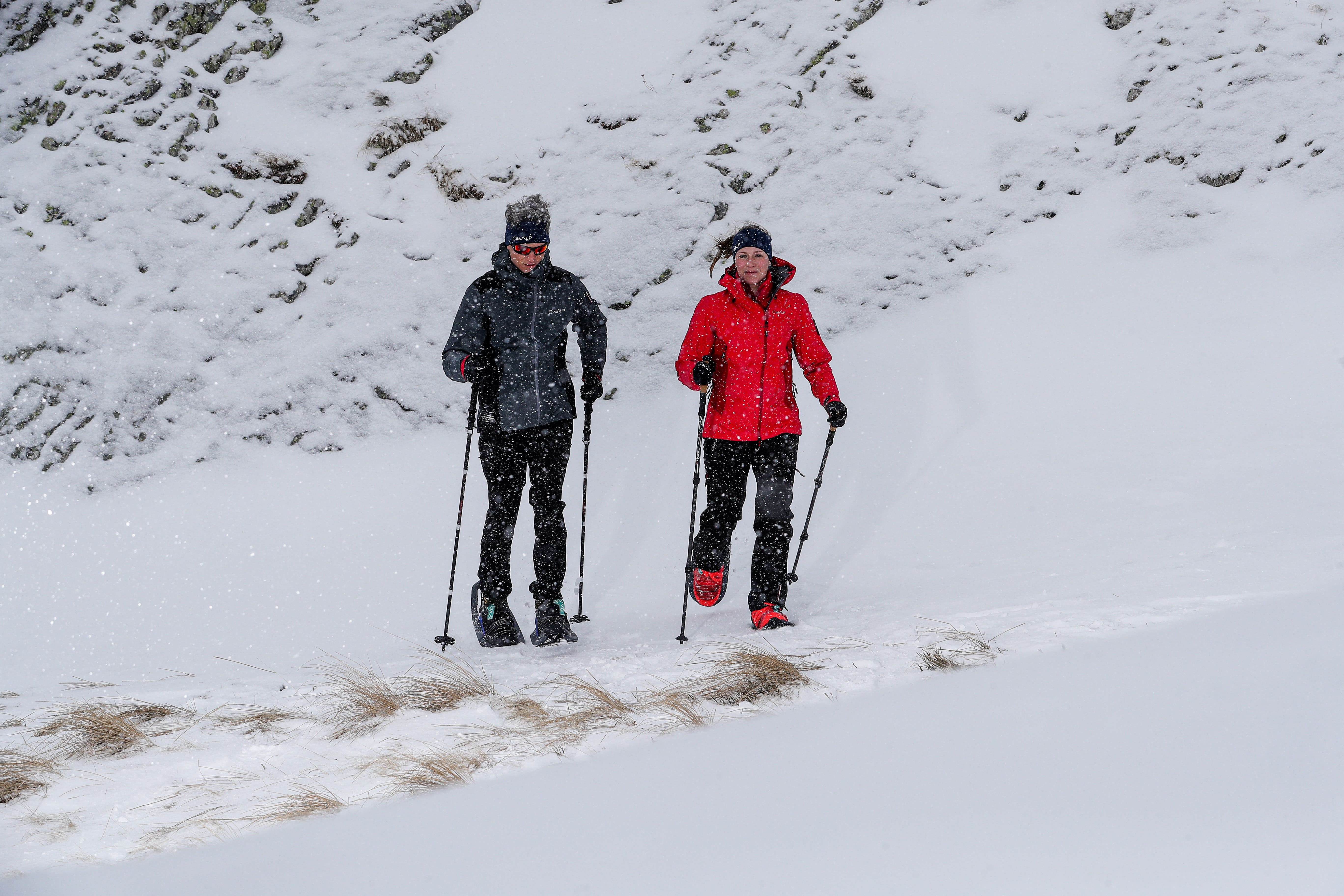 Bien utiliser ses bâtons de randonnée dans la neige